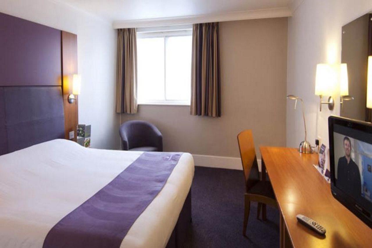 Premier Inn Colchester Esterno foto
